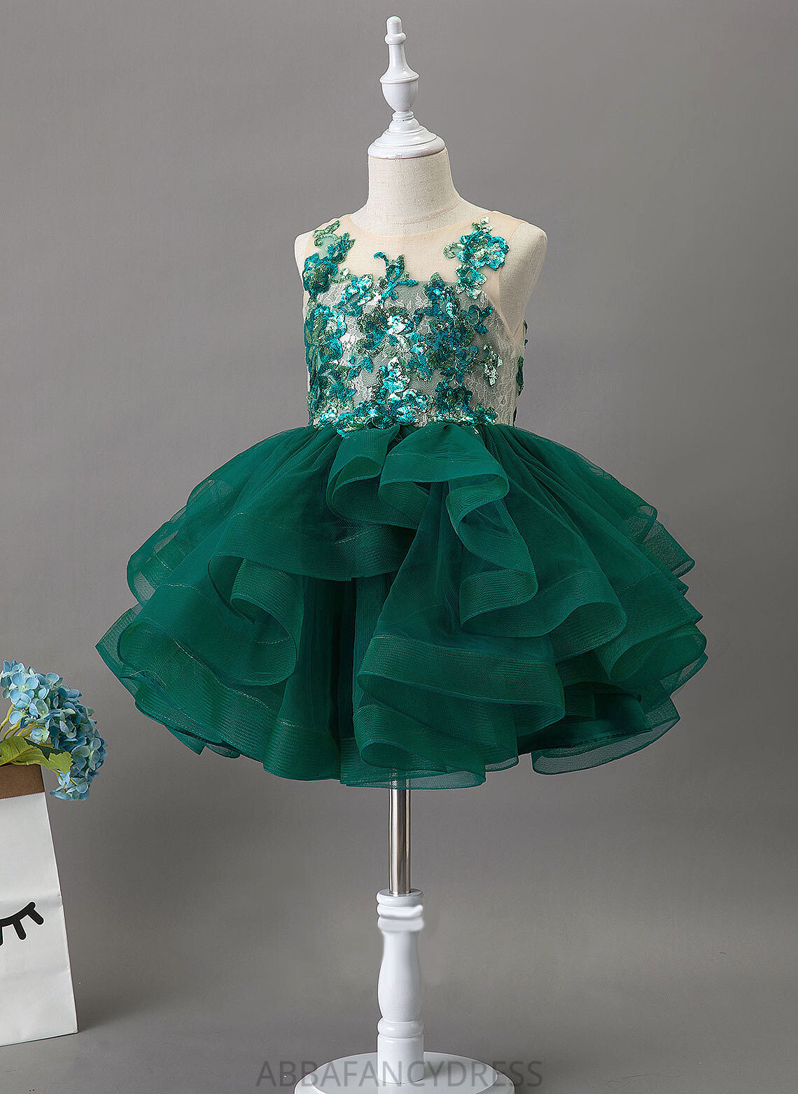 - Flower Ball-Gown/Princess Dress Tulle/Lace/Sequined Knee-length Tatiana Sleeveless Neck Girl Flower Girl Dresses Scoop