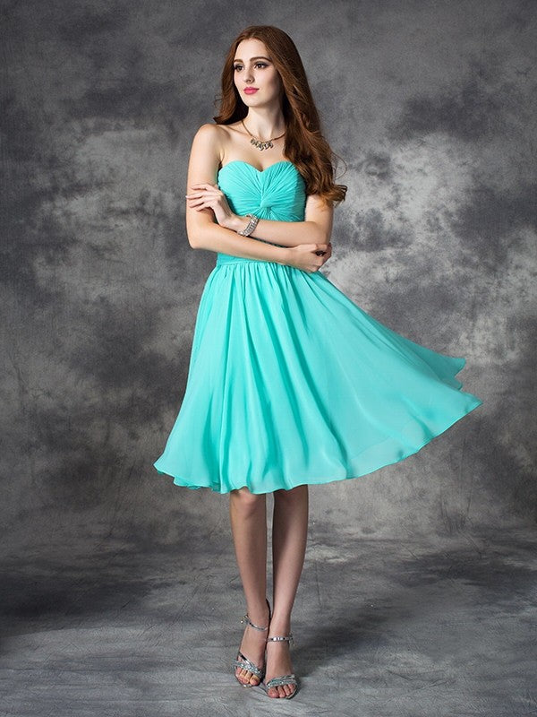 A-line/Princess Sweetheart Ruffles Mareli Sleeveless Short Homecoming Dresses Chiffon Dresses